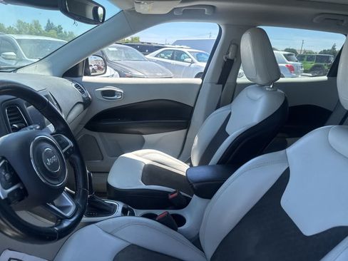 Used 2020 Jeep Compass Latitude FWD image 22