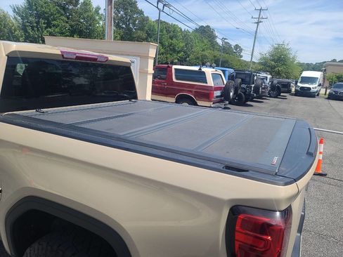 Used 2023 GMC Sierra 1500 Elevation AWD/4WD image 22