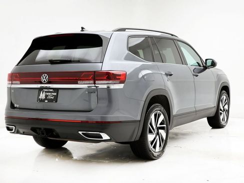 Used 2025 Volkswagen Atlas SE image 9