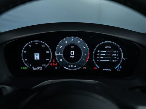 Used 2024 Porsche Panamera RWD image 21