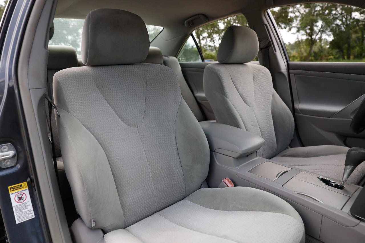Used 2011 Toyota Camry LE FWD image 18