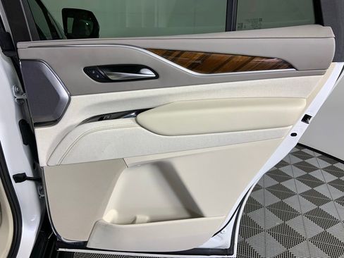 Used 2024 Cadillac Escalade Sport Platinum w/ LPO, ONYX Package image 16