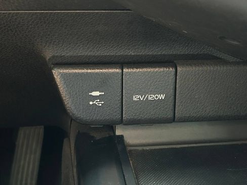 Used 2019 Toyota Camry SE FWD image 27