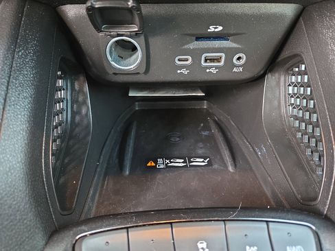 Used 2021 Chevrolet TrailBlazer ACTIV w/ Technology Package image 28