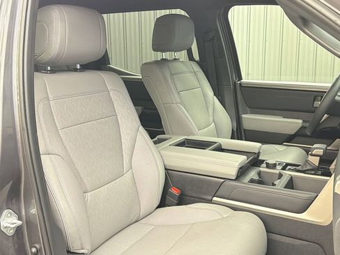 Used 2025 Toyota Tundra Limited image 35