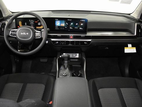 Certified 2024 Kia Sorento LX image 25