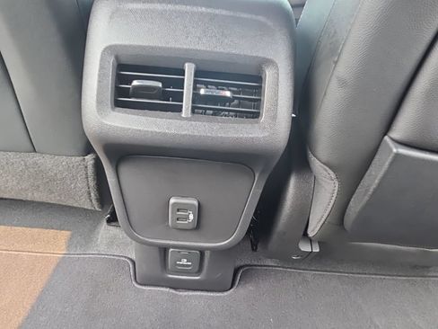 Used 2022 GMC Terrain SLT w/ Infotainment Package II AWD/4WD image 32
