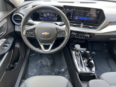 Used 2026 Chevrolet Trax LT w/ Driver Confidence Package FWD image 31