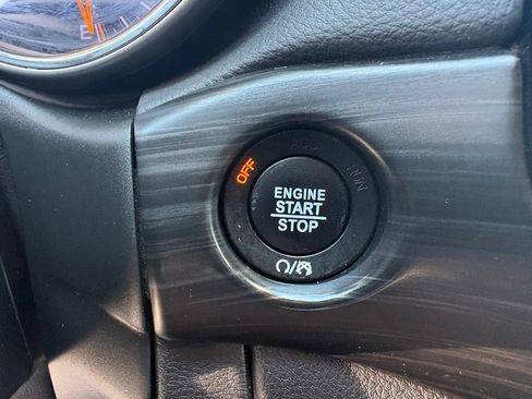 Used 2020 Jeep Grand Cherokee Altitude RWD image 36