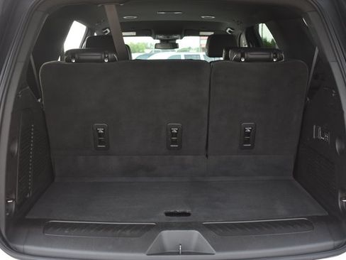 Used 2024 GMC Yukon SLT w/ SLT Luxury Package AWD/4WD image 19
