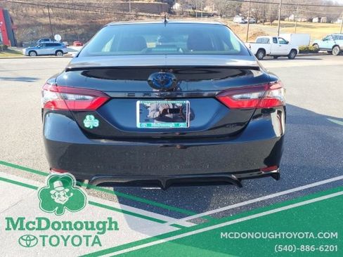 Certified 2022 Toyota Camry SE image 10
