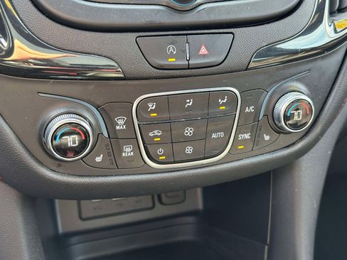 Used 2023 Chevrolet Equinox RS image 30