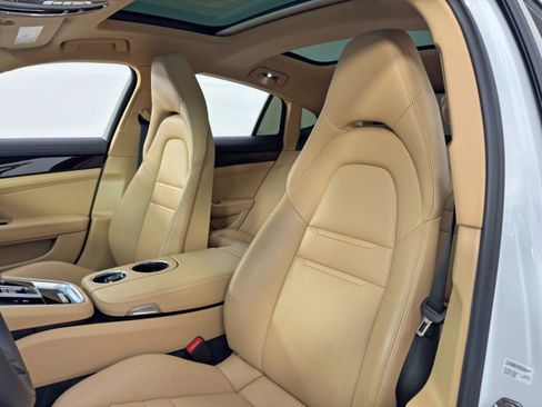 Used 2023 Porsche Panamera 4 image 40