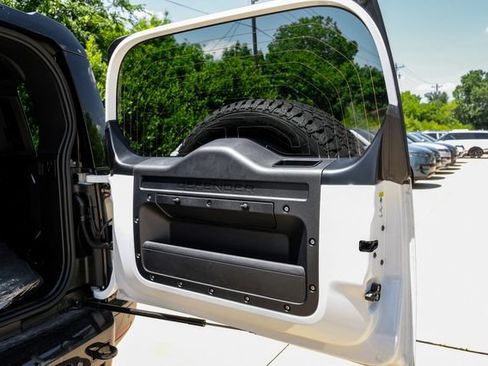 New 2026 Land Rover Defender 110 X-Dynamic SE AWD/4WD image 66
