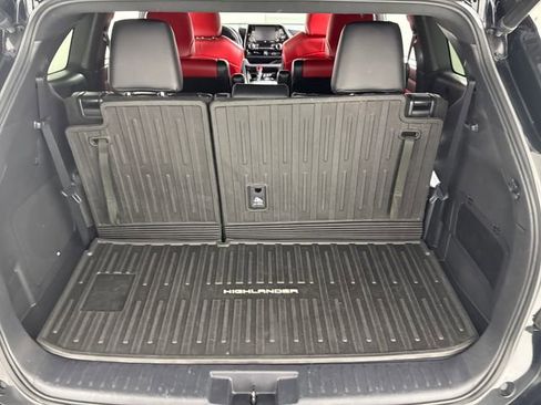 Used 2022 Toyota Highlander XSE AWD/4WD image 19