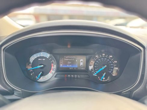 Used 2017 Ford Fusion SE image 26