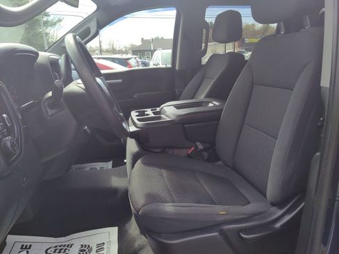 Used 2020 Chevrolet Silverado 1500 Custom w/ Custom Value Package AWD/4WD image 11