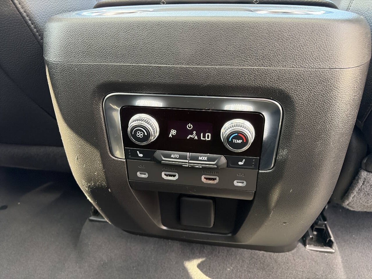 Used 2024 GMC Yukon Denali w/ Denali Reserve Package AWD/4WD image 31