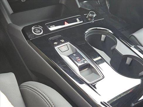 Used 2025 Audi Q6 e-tron Premium Plus w/ Premium Plus image 12