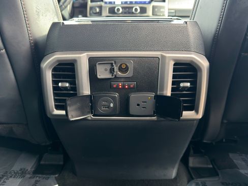 Used 2022 Ford F350 Platinum image 35