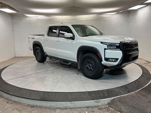 Certified 2025 Nissan Frontier PRO-4X image 7