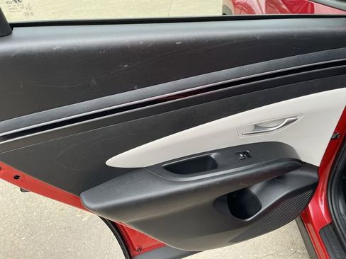 Used 2022 Hyundai Tucson SEL FWD image 12