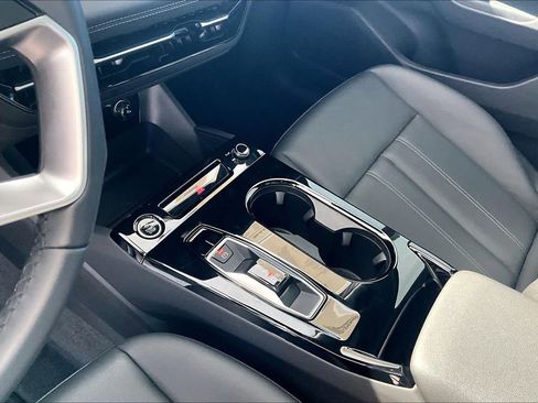 Used 2025 Audi Q6 e-tron Premium w/ Convenience Package image 16