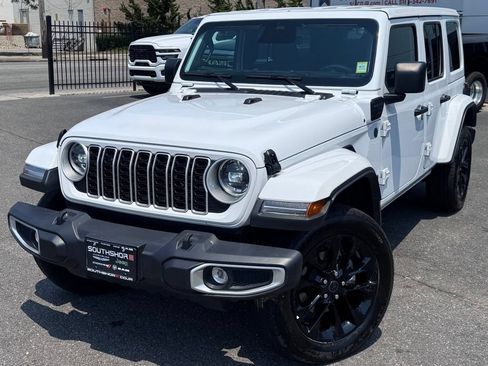 Certified 2025 Jeep Wrangler Unlimited Sahara w/ Safety Group AWD/4WD image 3