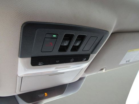 Used 2022 Nissan Pathfinder SL w/ SL Premium Package image 31