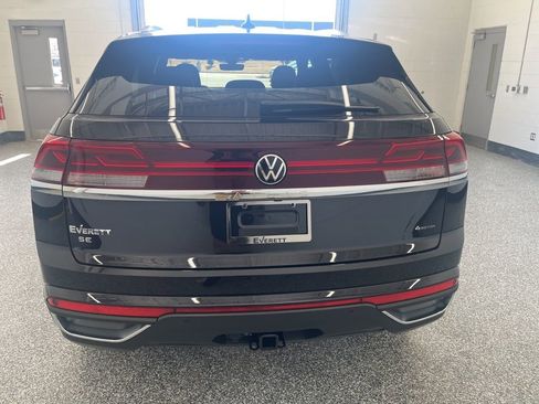 New 2026 Volkswagen Atlas Cross Sport SE AWD/4WD image 4