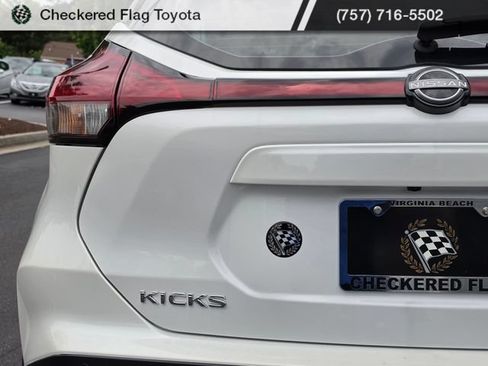 Used 2024 Nissan Kicks SR w/ SR Premium Package FWD image 17