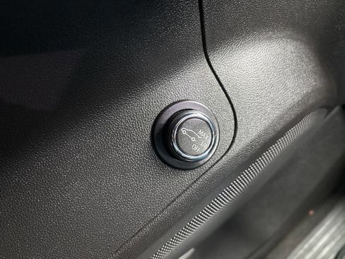 Used 2019 GMC Acadia SLT image 22