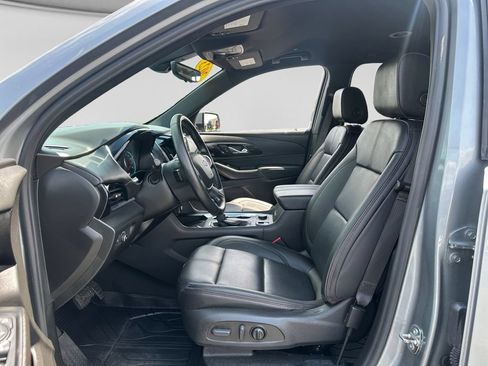 Used 2023 Chevrolet Traverse RS w/ LPO, Floor Liner Package AWD/4WD image 19