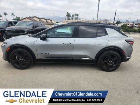 Used 2024 Chevrolet Equinox EV RS FWD image 3