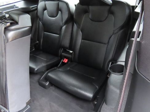 Used 2018 Volvo XC90 T6 Momentum w/ Convenience Package AWD/4WD image 15