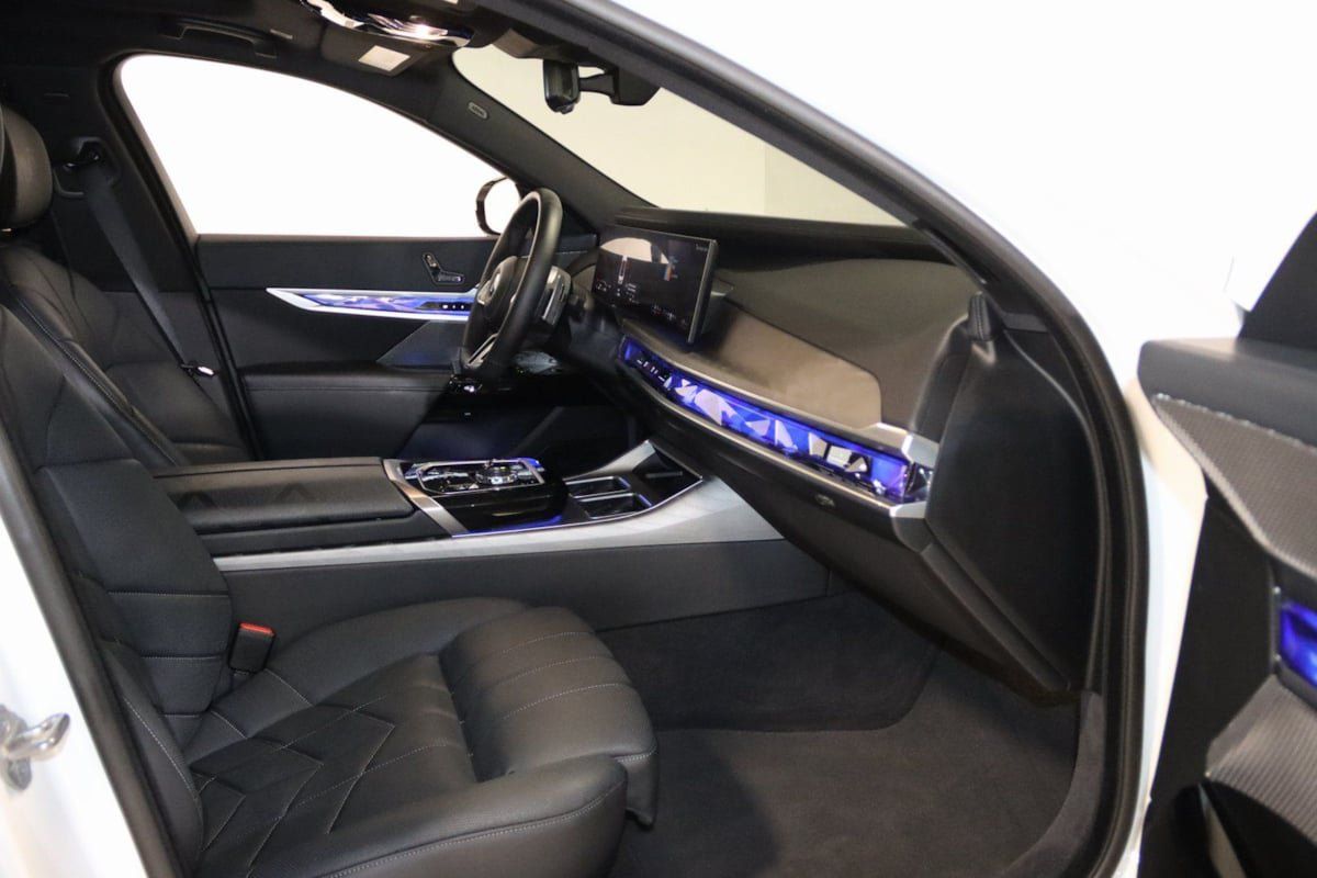 Used 2023 BMW 760i xDrive AWD/4WD image 67