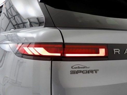 Used 2023 Land Rover Range Rover Sport SE image 11