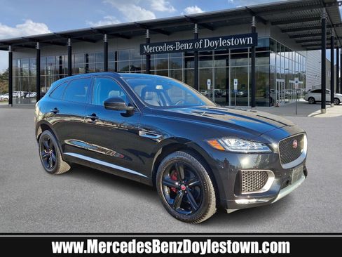 Used 2018 Jaguar F-PACE S image 1