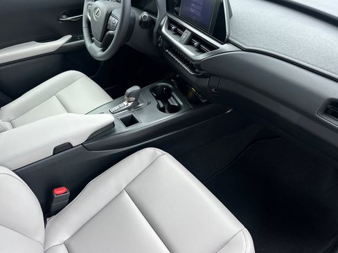 New 2026 Lexus UX 300h FWD image 15