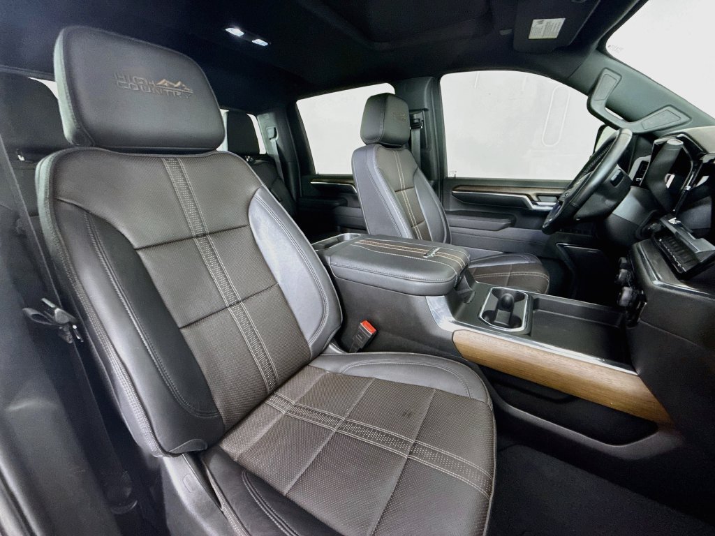 Used 2024 Chevrolet Silverado 2500 High Country w/ High Country Premium Package AWD/4WD image 30