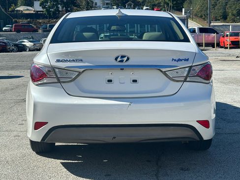 Used 2015 Hyundai Sonata Hybrid image 4