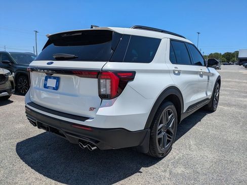 Used 2025 Ford Explorer ST AWD/4WD image 4