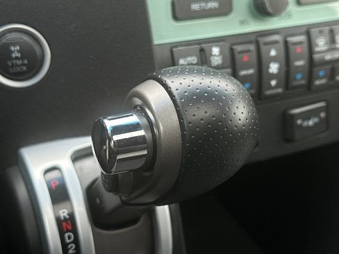 Used 2010 Honda Pilot EX-L image 17