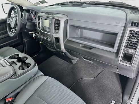 Used 2018 RAM 1500 Express RWD image 30