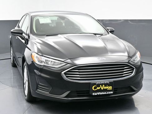 Used 2020 Ford Fusion SE image 4