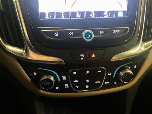 Used 2023 Chevrolet Equinox Premier AWD/4WD image 20