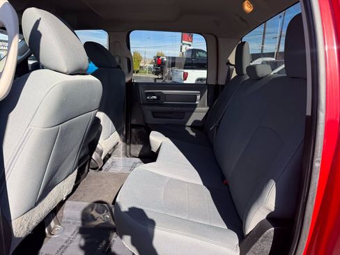 Used 2017 RAM 1500 Classic SLT w/ SLT Plus D←cor Group AWD/4WD image 13