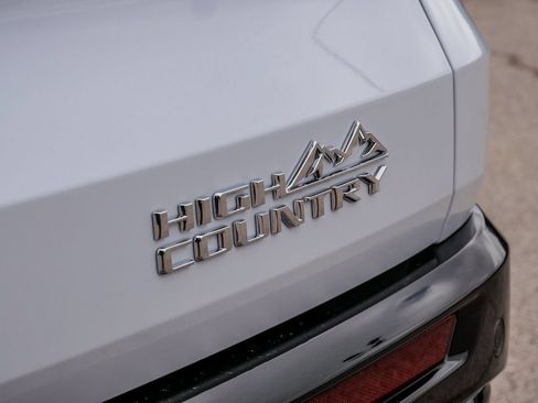 New 2026 Chevrolet Traverse High Country w/ LPO, Floor Liner Package FWD image 12
