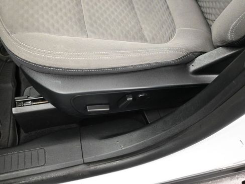 Used 2020 Ford Escape SE image 26