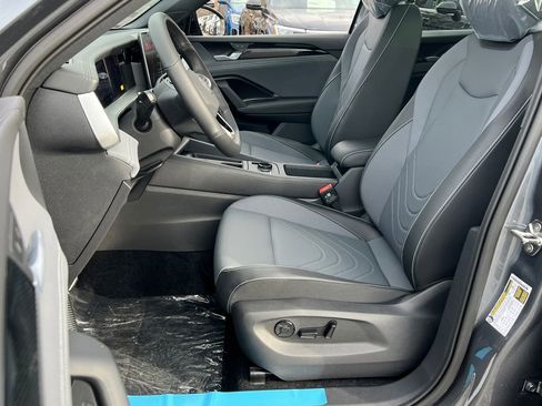 New 2026 Volkswagen Tiguan SE R-Line image 18